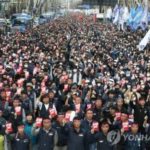＜共同通信＞ 韓国、徴用工巡り大統領批判続く　ソウルで２万人集会　＝ネットの反応「０が二つ足りない」「日本の２万人（主催者発表）よりは多そうやなｗ」